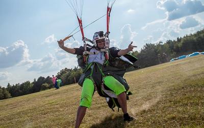 Parachute and skydiving gear storage